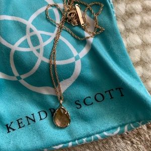 Kendra Scott necklace